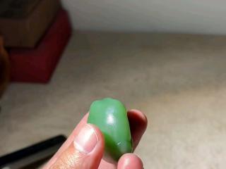 和田玉碧玉金蟾,俄碧老料,粉阳绿如春水初融,玉质细腻温润如凝脂,每一