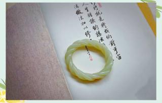 新疆和田玉白玉绞丝镯,美到窒息!
