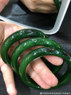 和田玉碧玉手镯新品,7号矿红皮料,颜色漂亮,油油润润